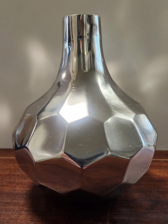 Home Sense Other - Stylish Silvertone Vase